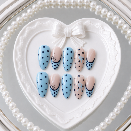 Dotty Blues heart tray