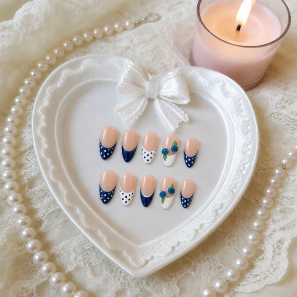Blueberry Polka - Liliana Nail's