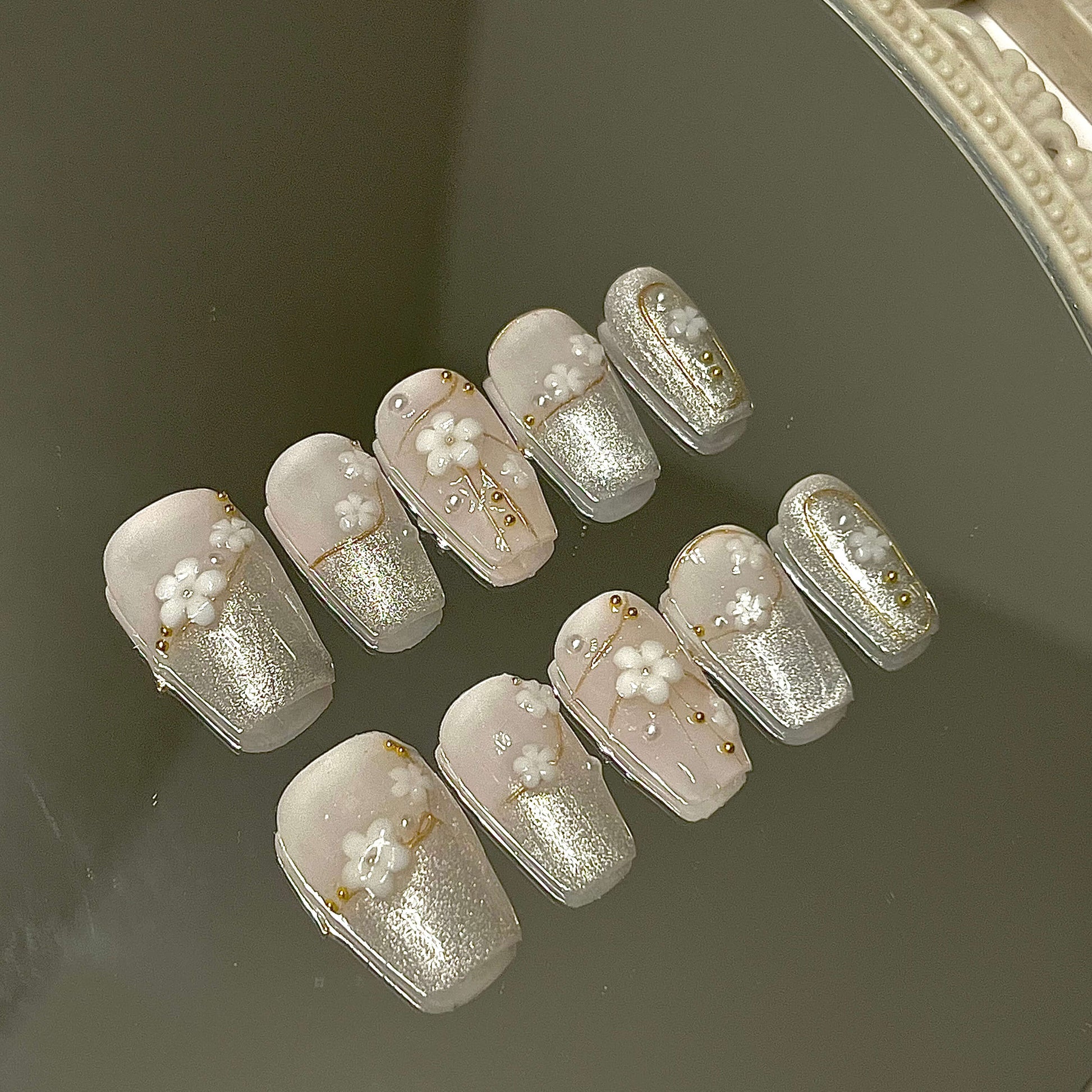 Floral Glam 10pc Cat Eye Acrylic Handmade Press-On Nails|Fake Nails Glue on Nails Short Nails - Liliana Nail's