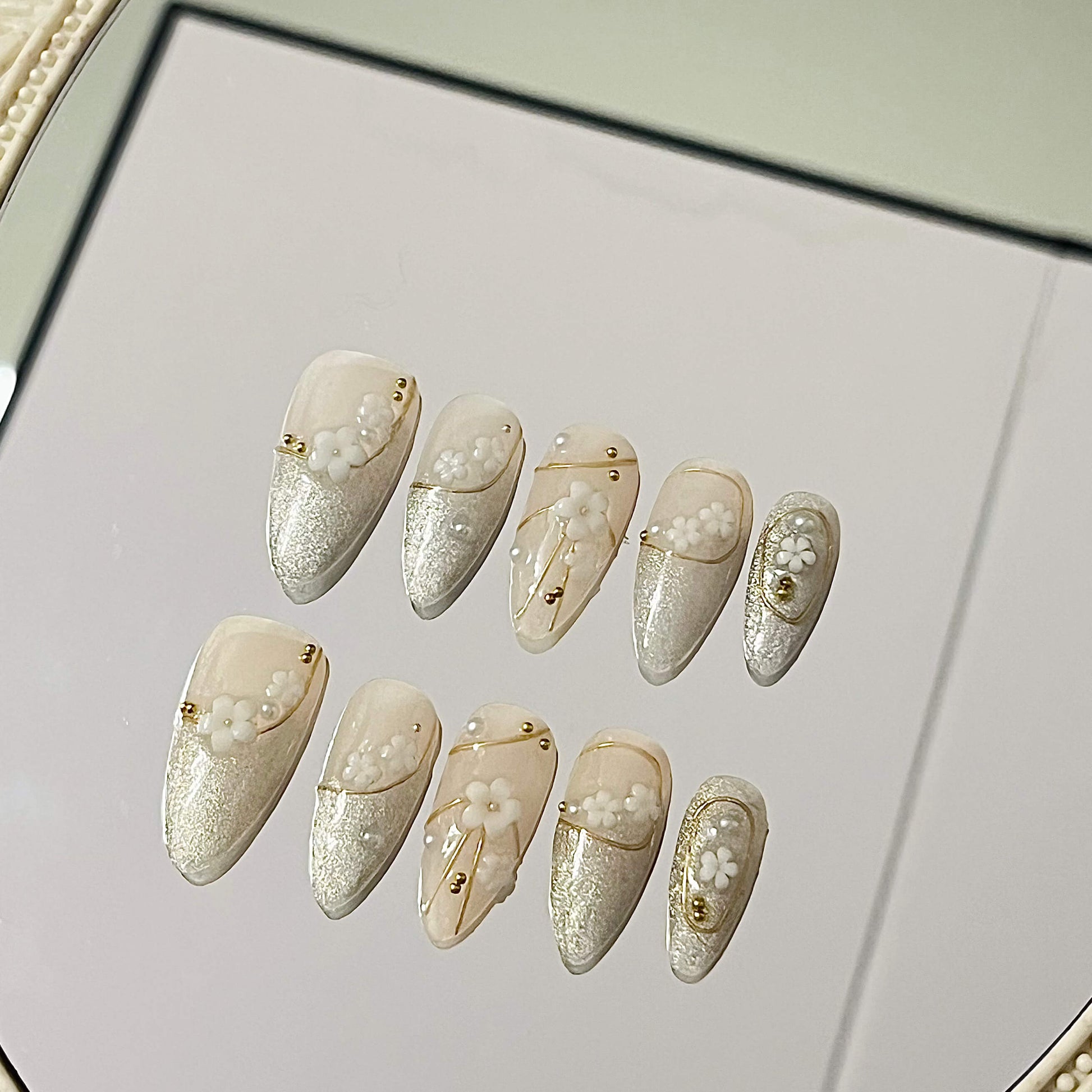 Floral Glam 10pc Cat Eye Acrylic Handmade Press-On Nails|Fake Nails Glue on Nails Short Nails - Liliana Nail's