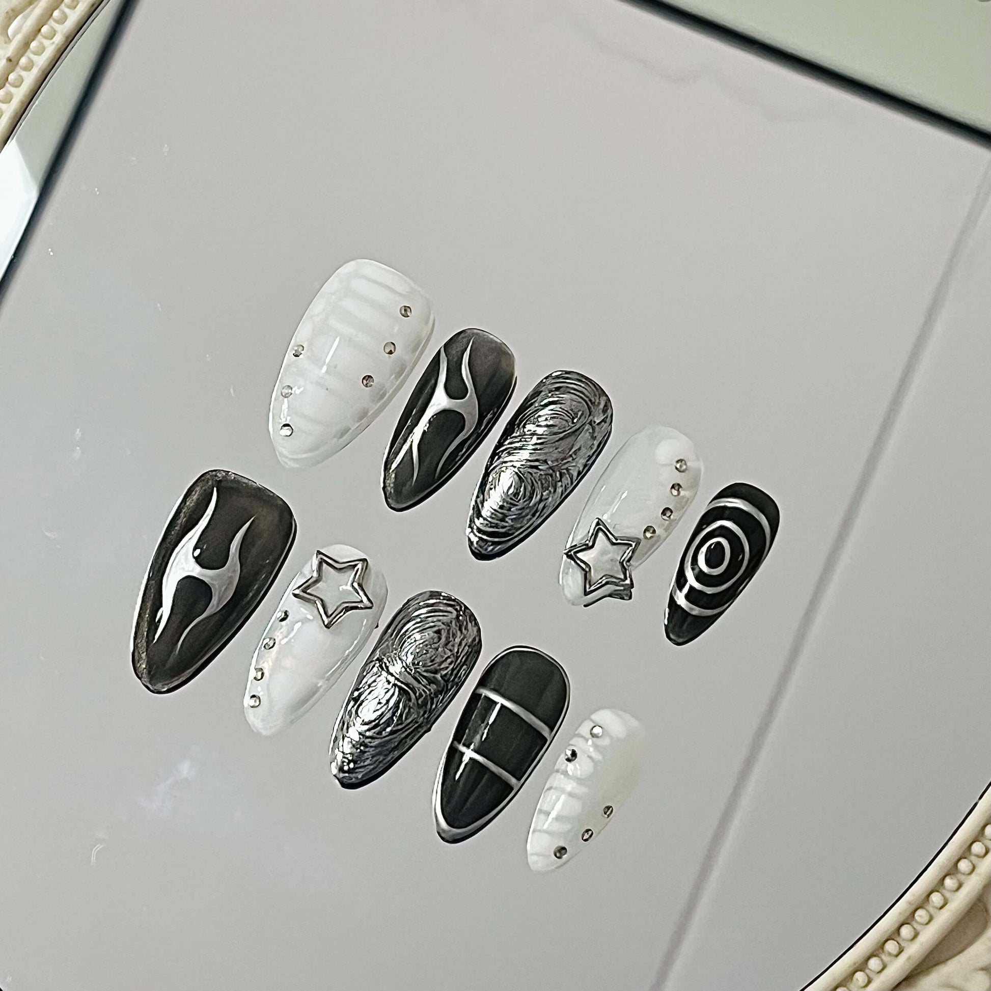 Y2K Chic Monochrome & Metallic Acrylic Handmade Press-On Nails - Liliana Nail's
